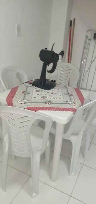 kitnet a 1 quadra da Praia Grande - RJ-1